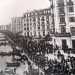 La prima parte di arteria venne cos inaugurata il 21 aprile 1927, giorno in cui migliaia di baresi si riversarono in strada per ammirare lopera appena ultimata